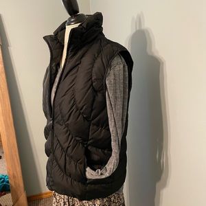 Nine West puffy vest with zip pockets